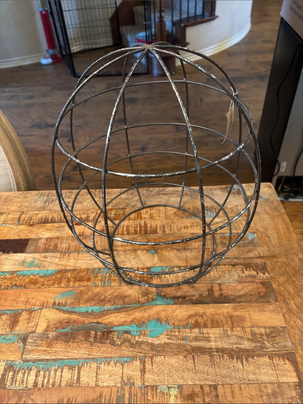 NWT  Creative Co-Op Metal Planter 12’ Round 14’ High